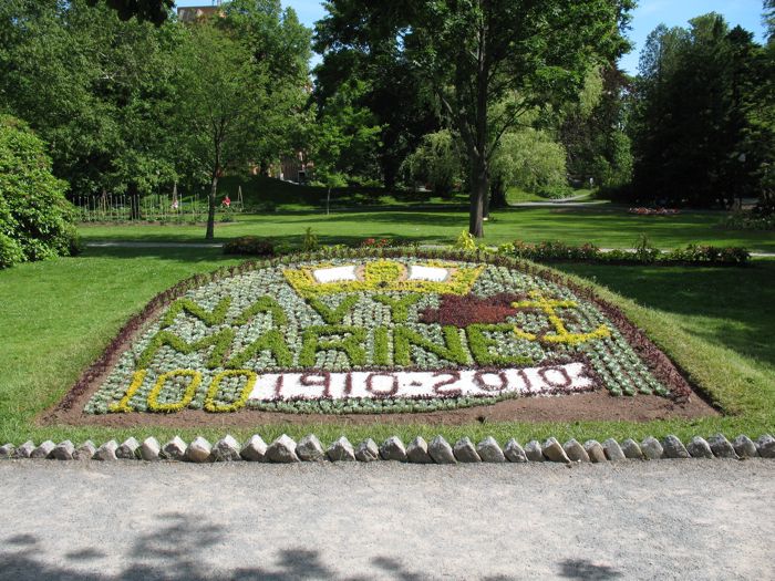 Halifax Gardens Navy Mem Plants