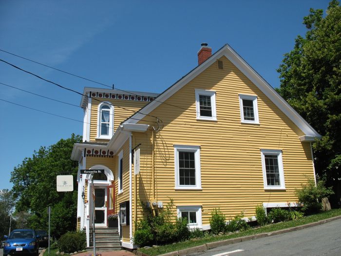 Lunenberg Yellow Dotted