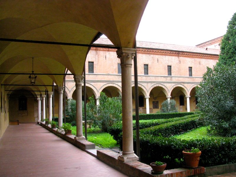Bologna San DomenicoCloisters1
