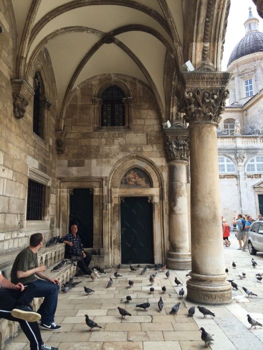 Under the Arcade_Dubrovnik