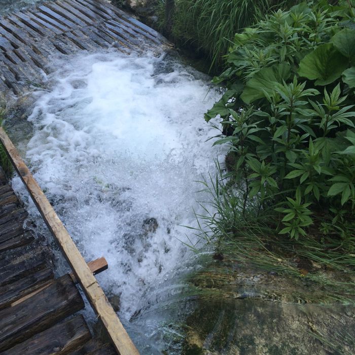 Plitvice1c_burbling brook