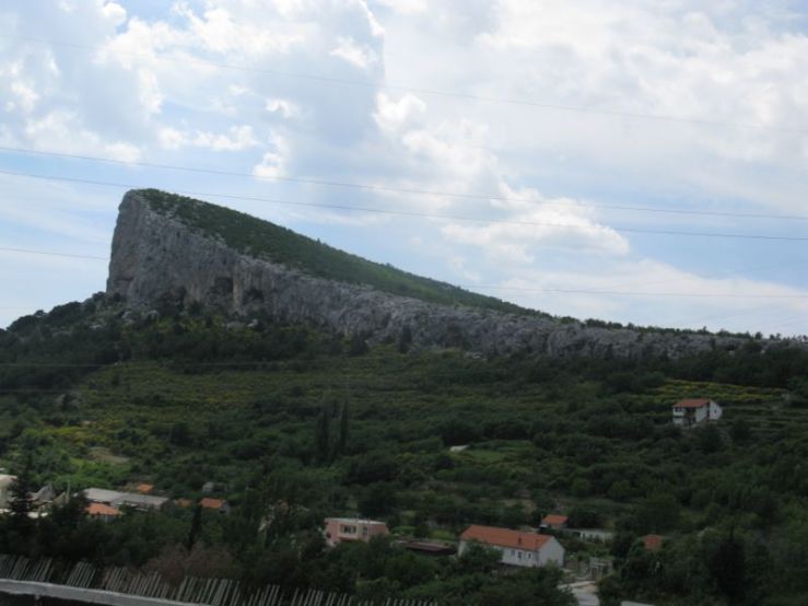 Split_hill land feature