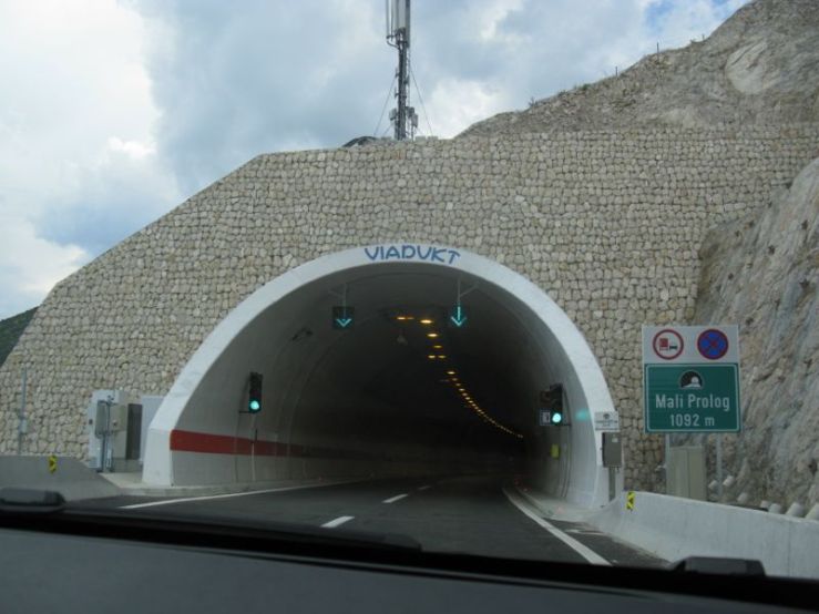 Tunnel1