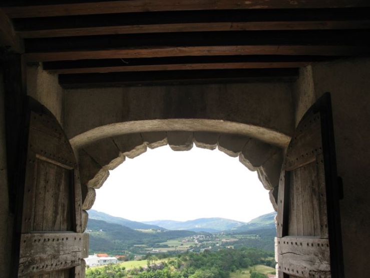 Buzet3_timbers on side gate