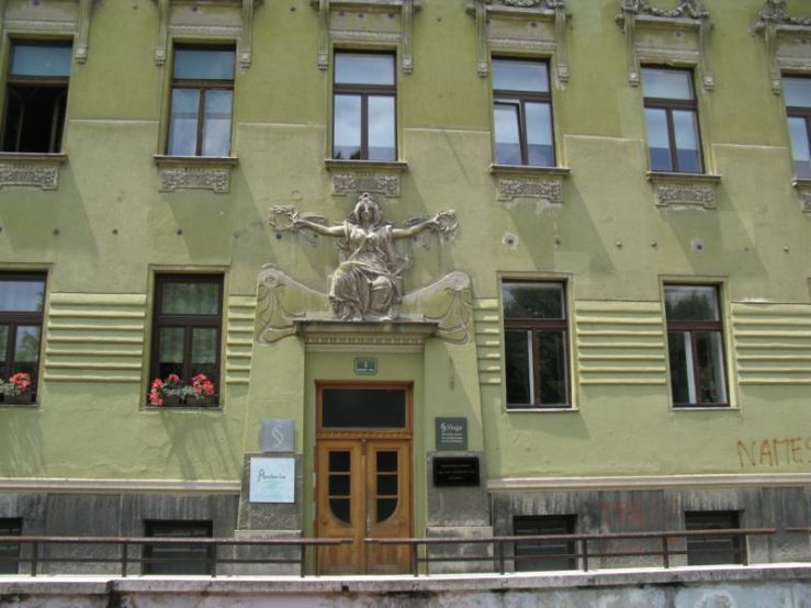 Ljubljana_Art Deco Building2