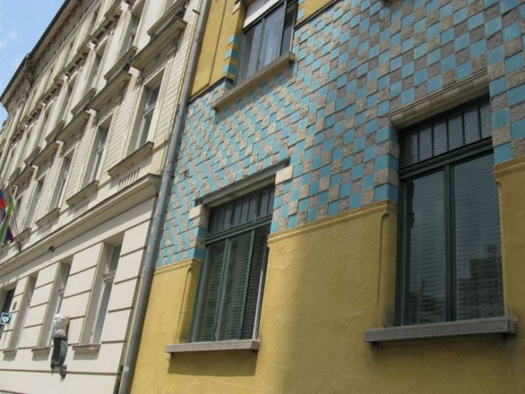 Ljubljana_Art Deco Building5a