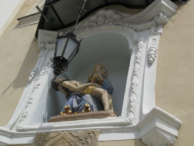 Ljubljana_St Nicholas outside niche