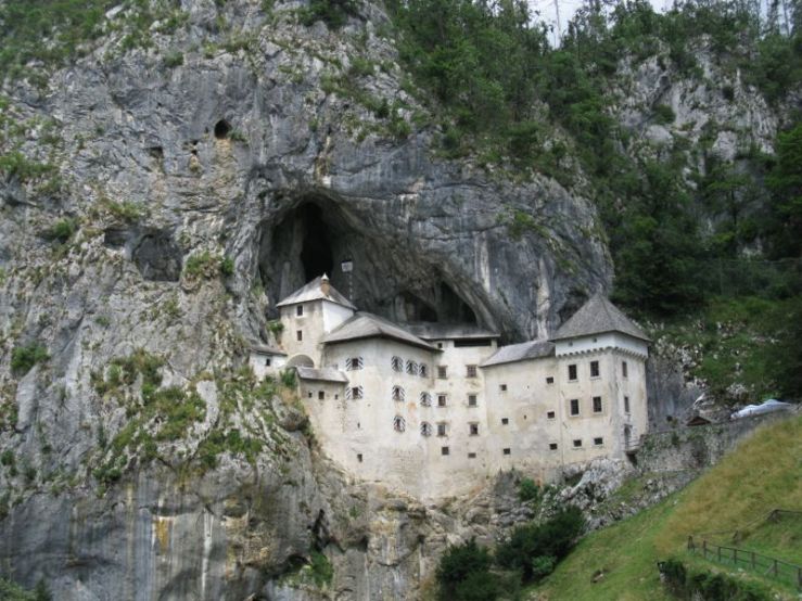 Slovenia_7 Predjama Castle1