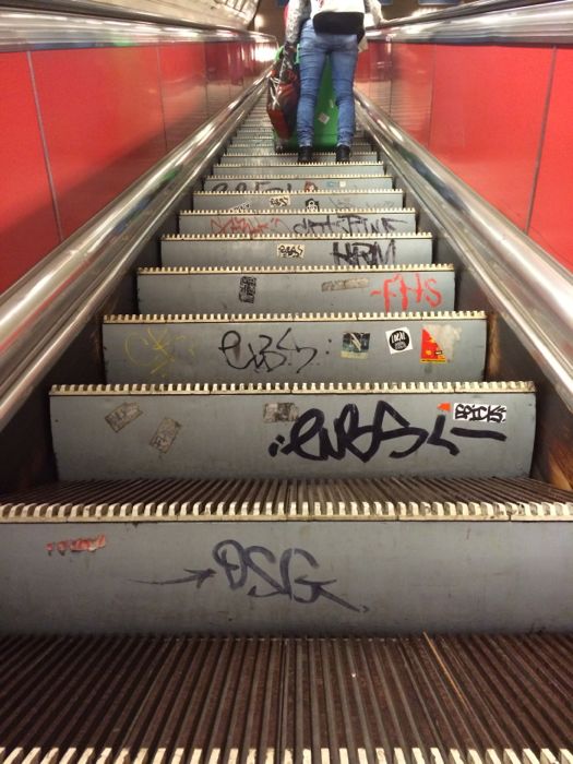 BudapestDay2_19 escalator Metro