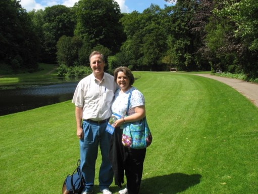 FountainsAbbey2008_tourists.jpg
